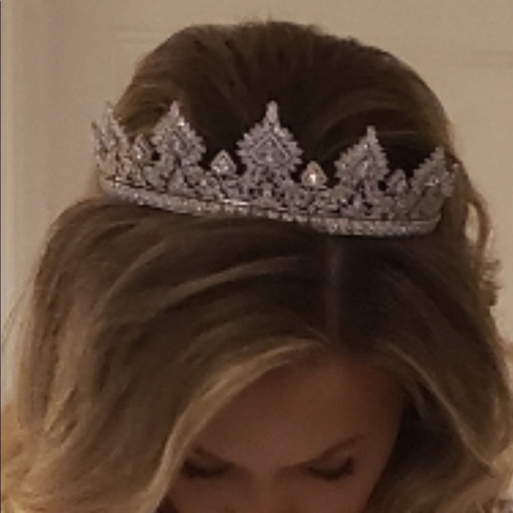 Tiara - image 2